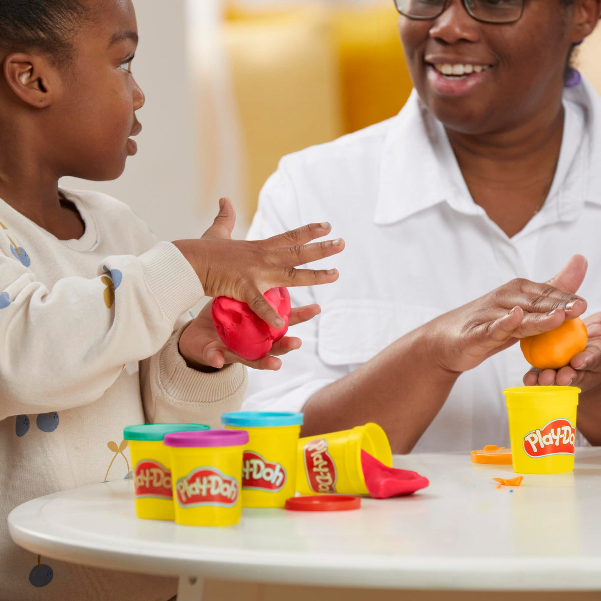 Play-Doh Jewel Colors Großpackung mit 12 Dosen à 112 g, Partygeschenke, Einschulungsgeschenke, Preise & Partygeschenke, Kunst & Basteln für Kinder, Vorschulspielzeug, ab 2 Jahren (Amazon exklusiv)