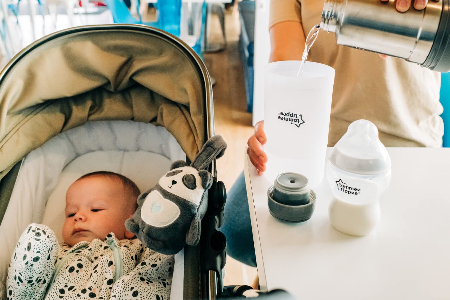 Tommee Tippee Portable Travel Baby Bottle and Food Warmer, Thermal Insulation, Stainless-Steel Flask with Leak-Proof Lid