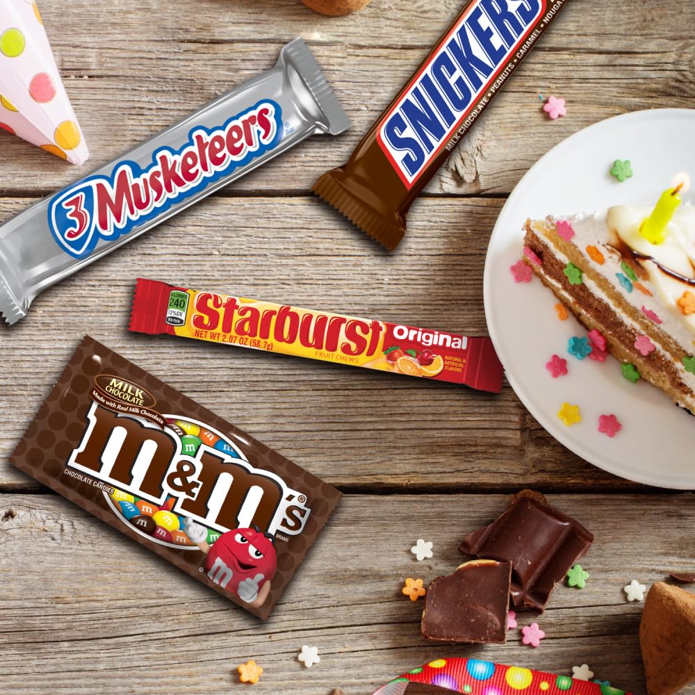 Mars M&M'S, SNICKERS, 3 MUSKETEERS, SKITTLES & STARBURST Variety Pack Full Size Bulk Candy Assortment, 56.11 oz, 30 Count