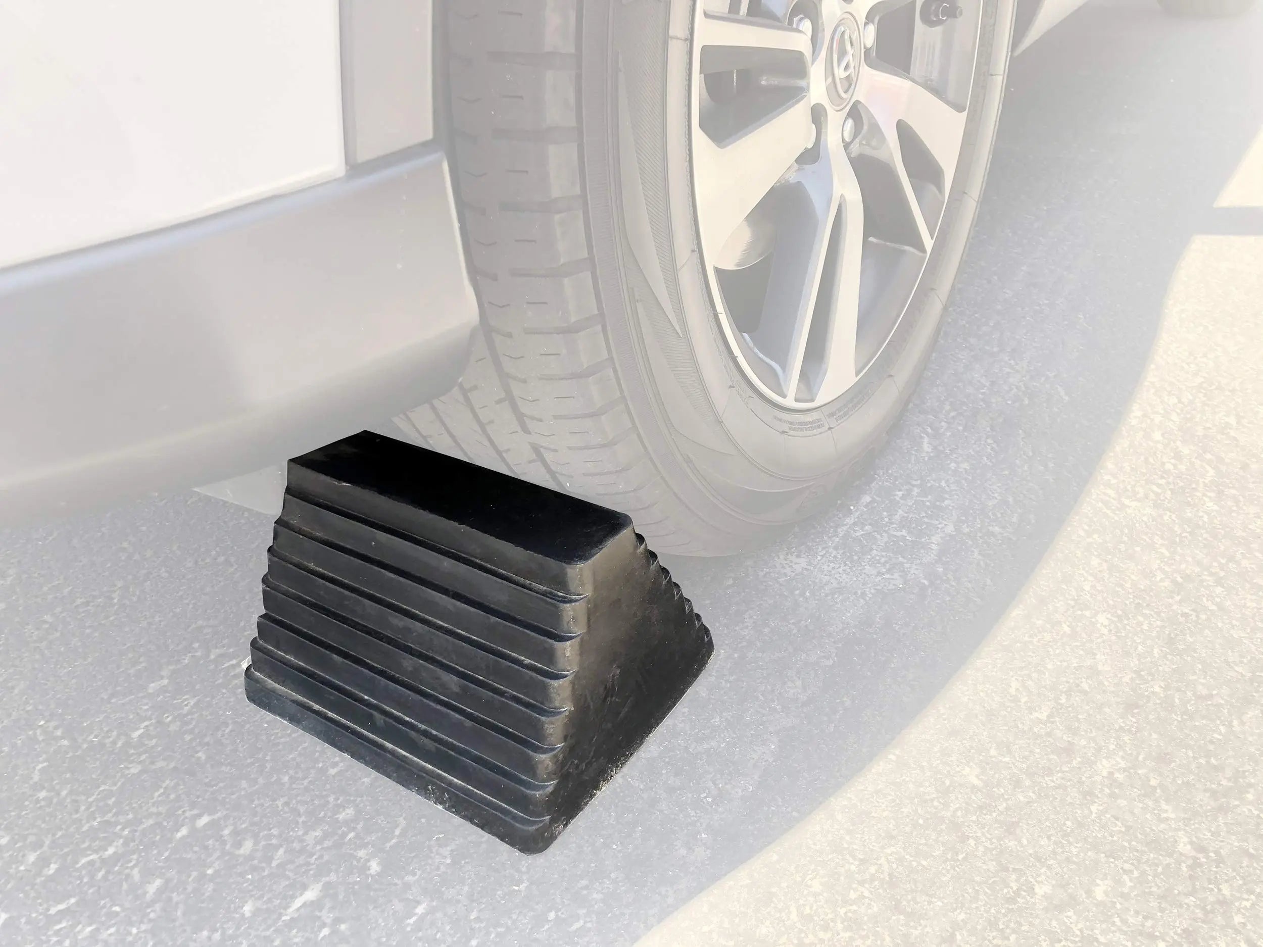 MaxxHaul 80681 Rubber Wheel Chocks 2-Pack – Heavy Duty, All-Weather, Non-Slip, Oil-Resistant with Steel Eyebolt – for Trailers, Cars, Motorcycles, RVs – 10” x 8” x 6”