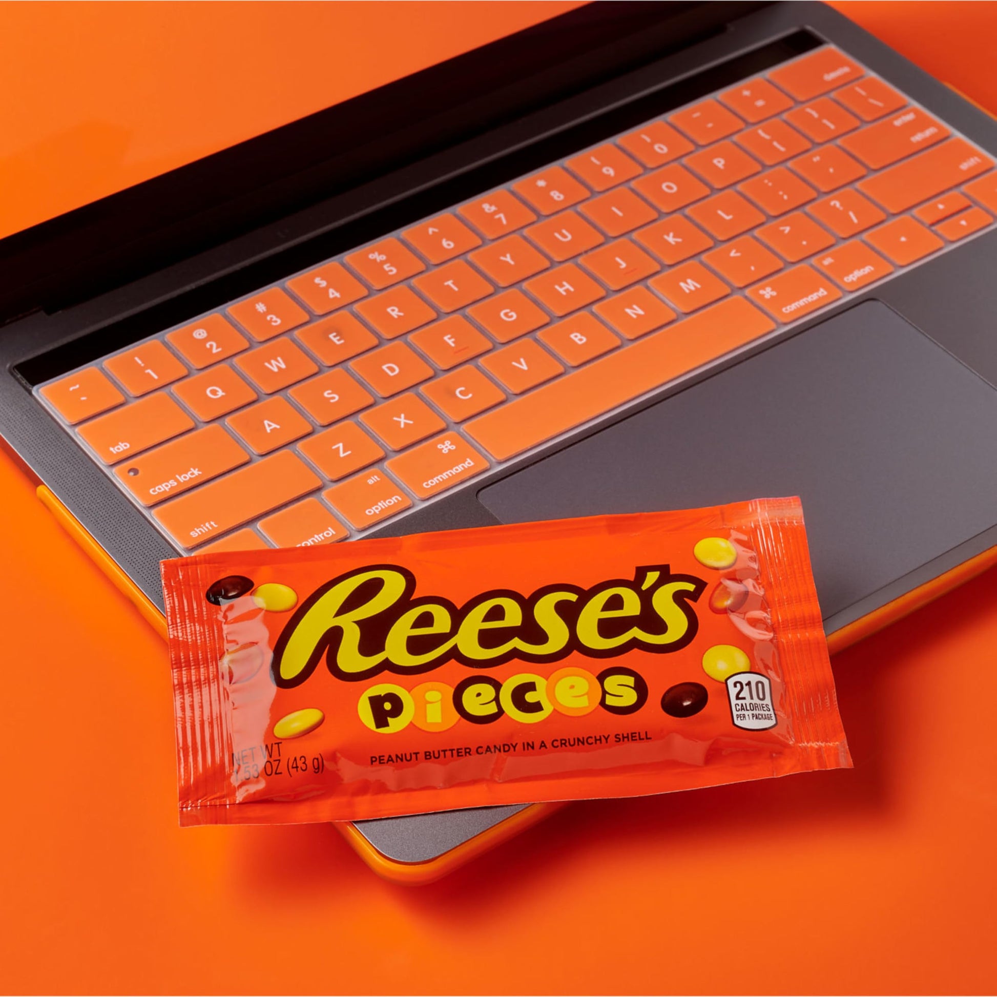 REESE'S PIECES Peanut Butter in a Crunchy Shell, Candy Bags, 1.53 oz (18 Count)